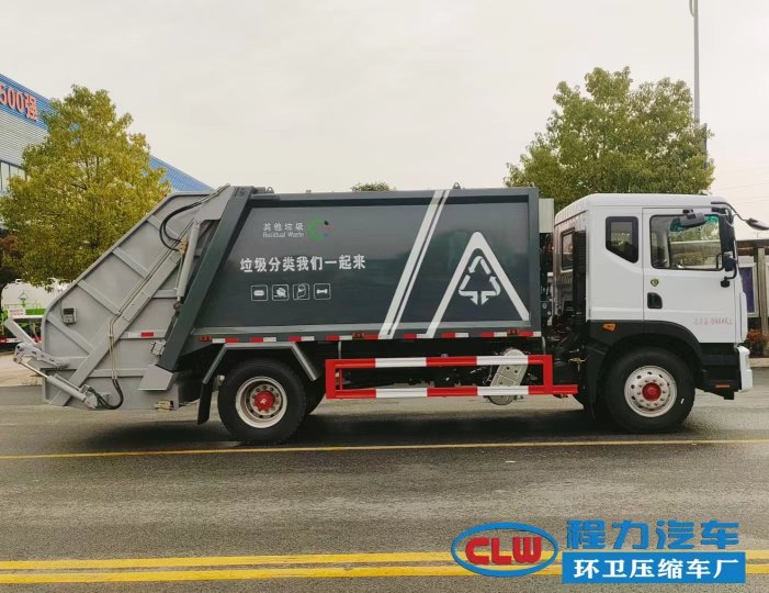 壓縮式垃圾車這樣加油和尿素是省錢或費錢？